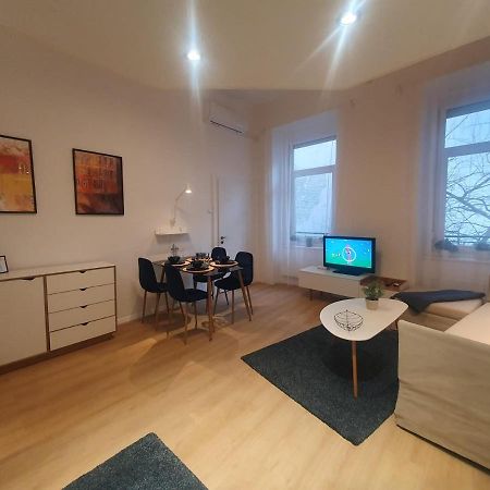 Petofi Apartment With Air Condition Budapest Eksteriør bilde